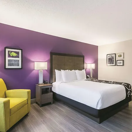 La Quinta By Wyndham Virginia Beach-3