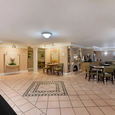La Quinta Inn By Wyndham Cheyenne-2
