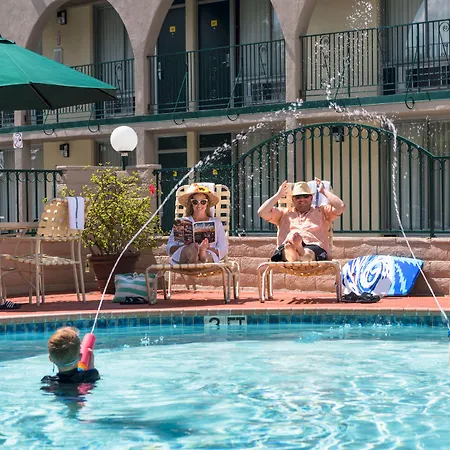 Kings Inn Anaheim At The Park & Convention Center-2