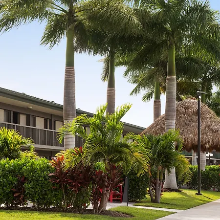 Ramada By Wyndham Sarasota Waterfront-2