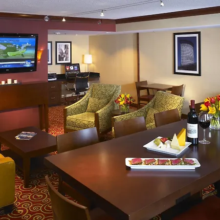 Wyndham Cleveland Airport-3
