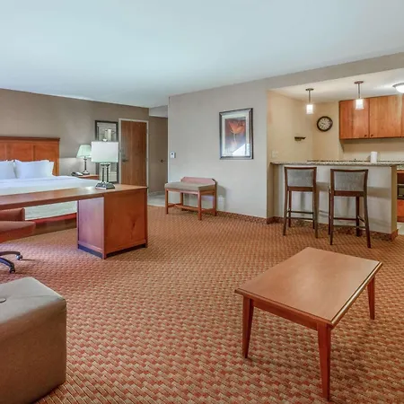 Hampton Inn East Peoria-3