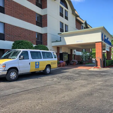 Comfort Inn Near Greenfield Village-3