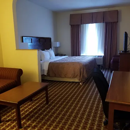 Quality Suites Paducah I-24-3