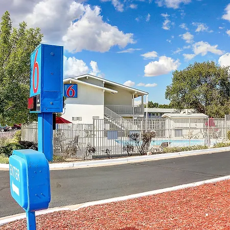 Motel 6 Santa Fe-2