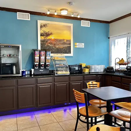Days Inn By Wyndham Suites Fredericksburg-3