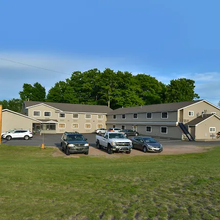 Americas Best Value Inn Marquette-3
