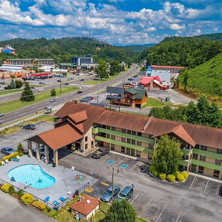 Days Inn By Wyndham Pigeon Forge South-3