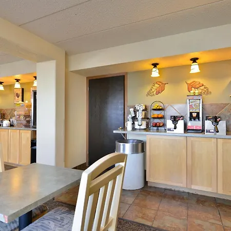 Super 8 By Wyndham Rapid City-3
