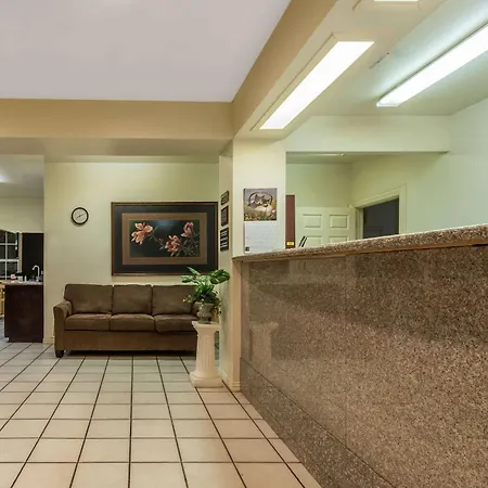 Quality Inn & Suites Greenville-3
