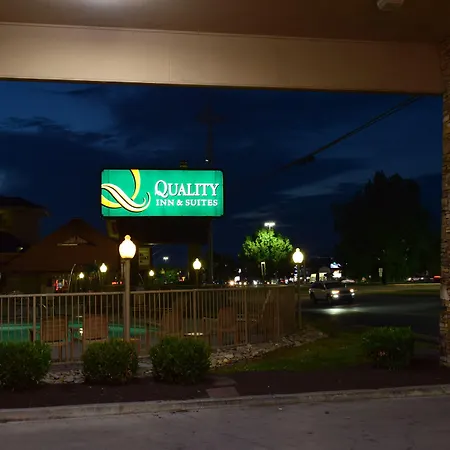 Quality Inn & Suites At Dollywood Lane-3