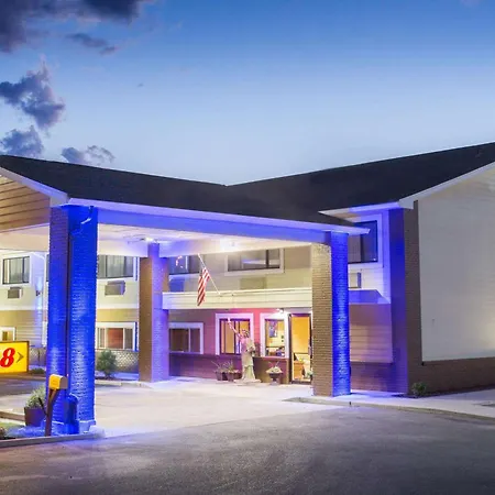 Super 8 By Wyndham Baker City-2
