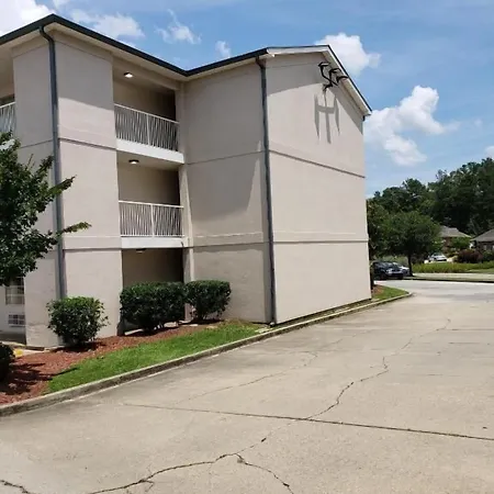 Intown Suites Extended Stay Hattiesburg-3