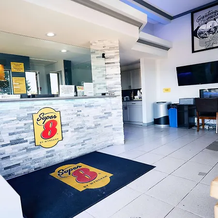 Super 8 By Wyndham Pueblo-3