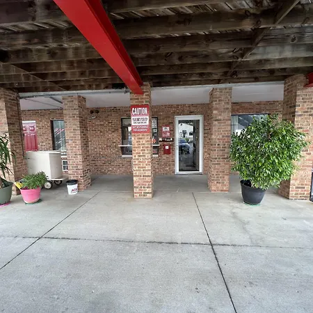 Americas Inn Bardstown-3