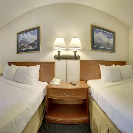 Days Inn By Wyndham Cedar Falls- University Plaza-2