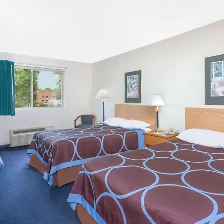 Super 8 By Wyndham Kingston-2
