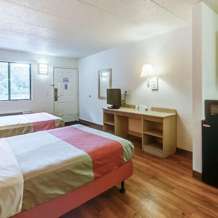 Travelodge By Wyndham Norfolk Airport-2