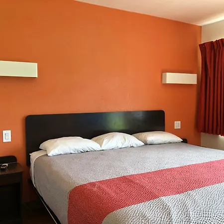 Motel 6-Clute, Tx-3