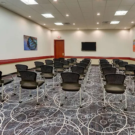 Doubletree By Hilton St. Louis Forest Park-3