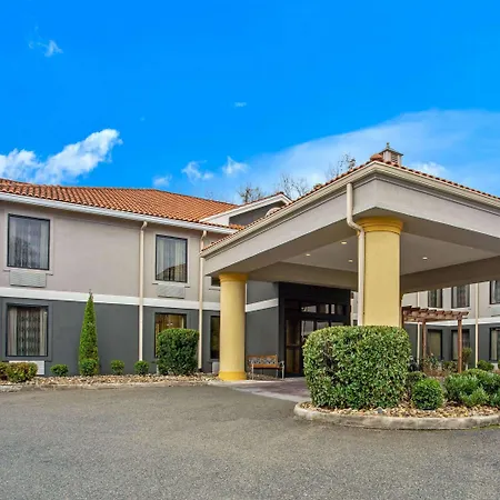 La Quinta Inn By Wyndham Radford-2