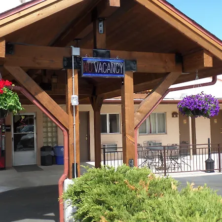 Kinnikinnik Motor Lodge-3