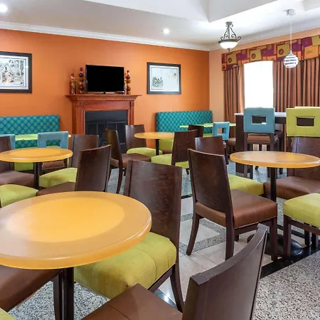 La Quinta Inn & Suites By Wyndham St. Augustine-2