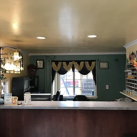 Signature Inn Medford Downtown - Newly Renovated-2