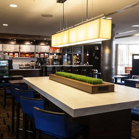 Courtyard By Marriott York-3