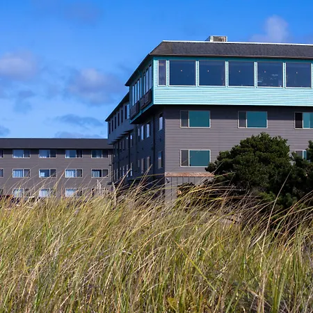 Adrift Hotel-2