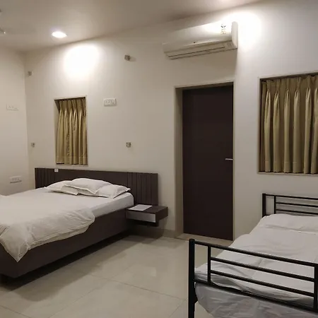 Pals Hotel-3
