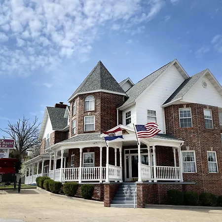 Carriage House Inn-2