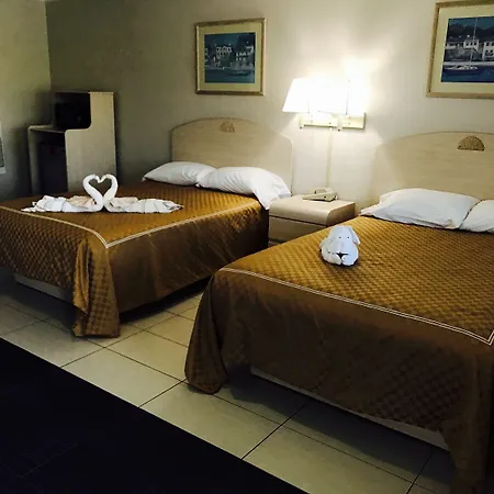 Apollo Inn - Cocoa-3