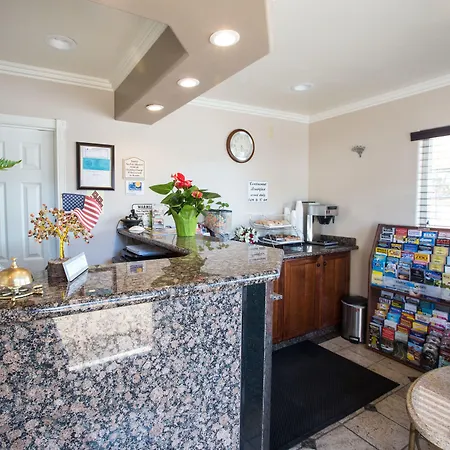 Beachwalker Inn & Suites-3
