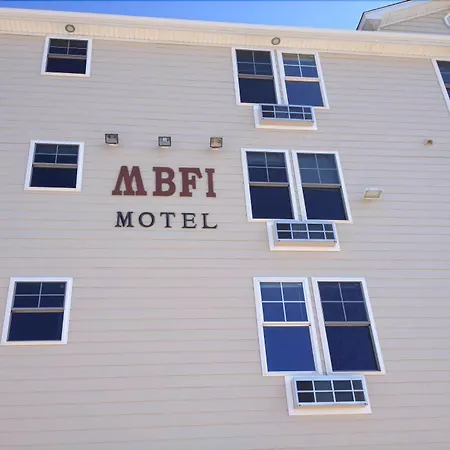 Misquamicut Beach Front Inn-3