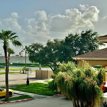 Texas Inn And Suites City Center At University Dr.-2