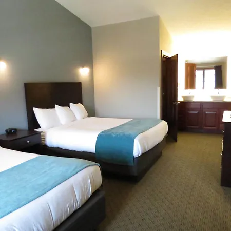 Edgewater Hotel And Suites-2