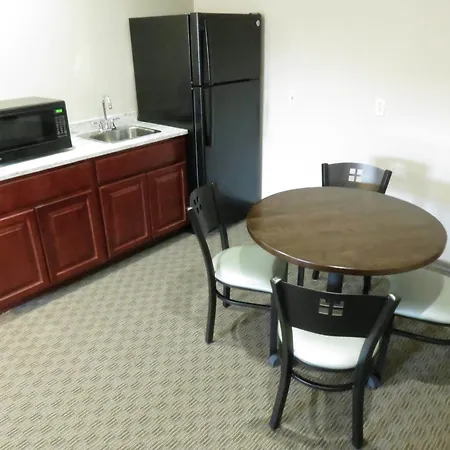 Edgewater Hotel And Suites-3