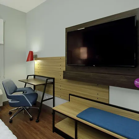 Tru By Hilton Mobile-2