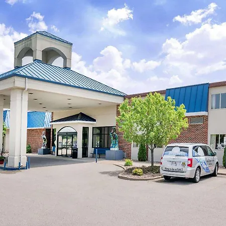 Norwood Inn & Suites La Crosse-2