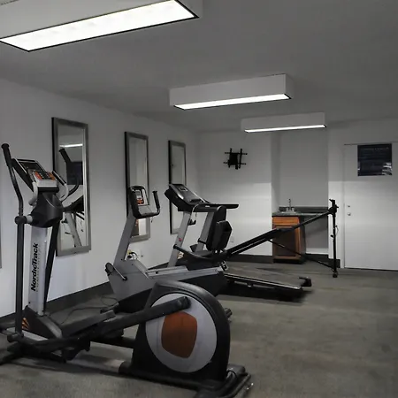 Apm Inn & Suites-2