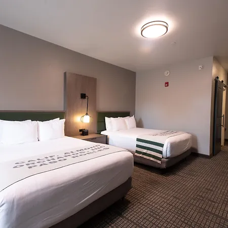 Oxford Suites Paso Robles-3