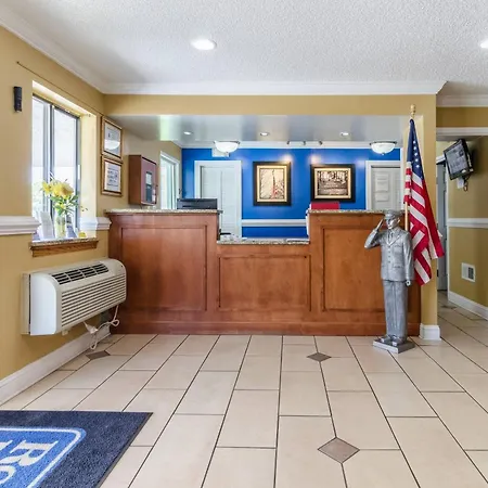 Rodeway Inn & Suites Jacksonville Near Camp Lejeune-3
