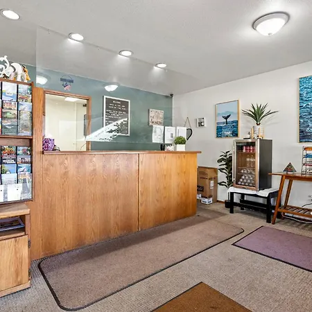 Crescent Beach Motel-2