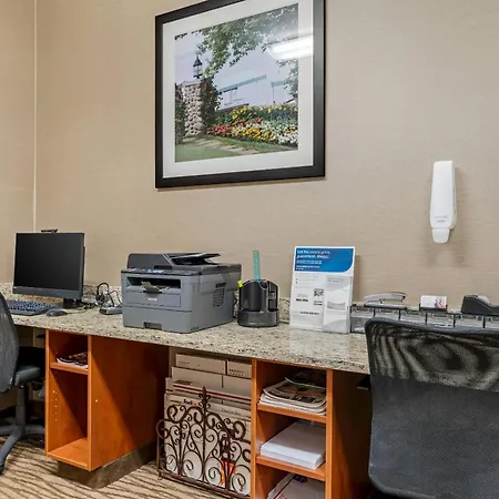 Comfort Suites Lake Geneva East-3