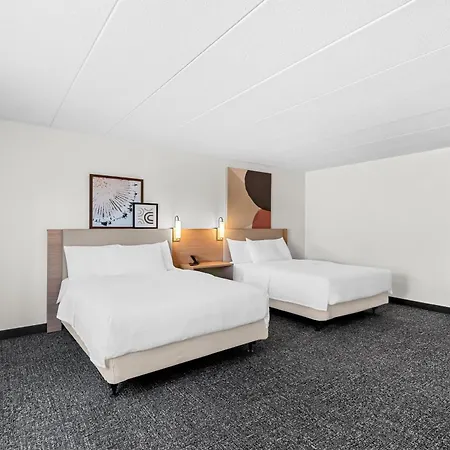 Spark By Hilton Cedar Falls-2