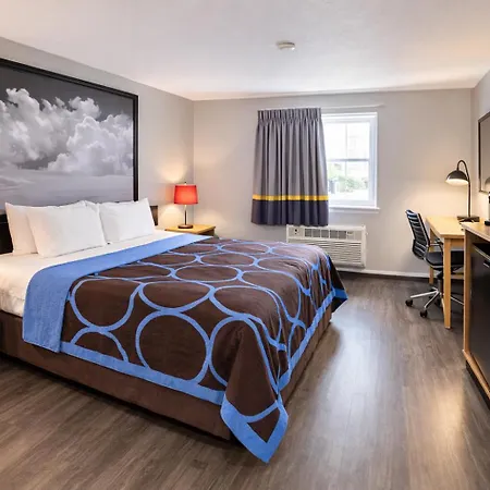 Super 8 By Wyndham Lewiston-3