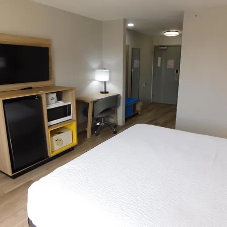 Days Inn By Wyndham Effingham-2