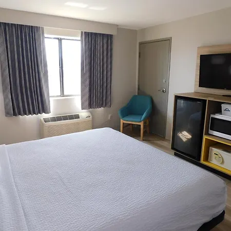 Days Inn By Wyndham Effingham-3