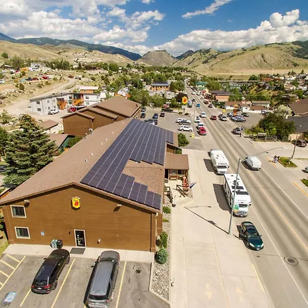 Super 8 By Wyndham Gardiner/Yellowstone Park Area-2